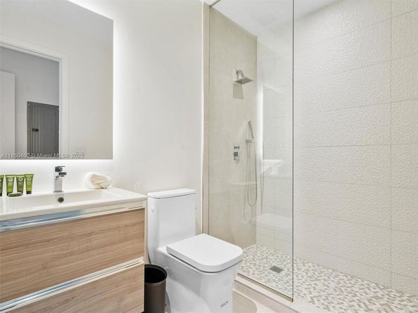 Undisclosed Address #A11850400, Miami FL 33130