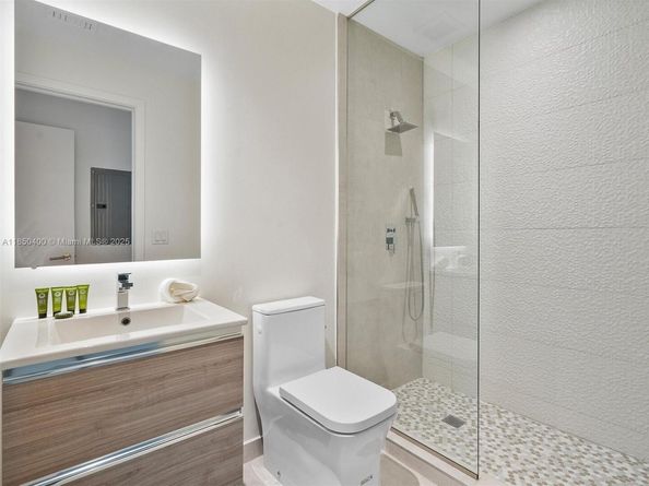 Undisclosed Address #A11850400, Miami FL 33130