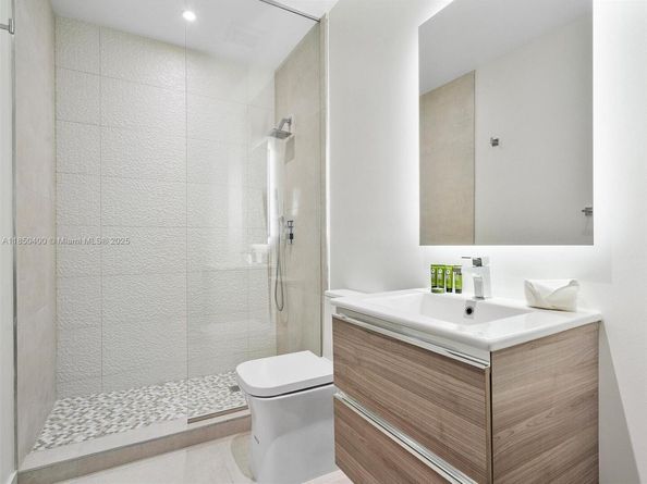 Undisclosed Address #A11850400, Miami FL 33130