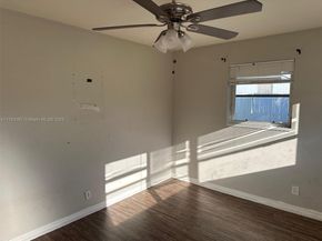 518 Crescent Dr, Lake Park FL 33403