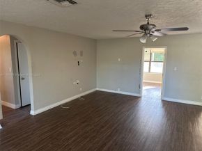 518 Crescent Dr, Lake Park FL 33403