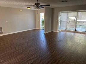 518 Crescent Dr, Lake Park FL 33403