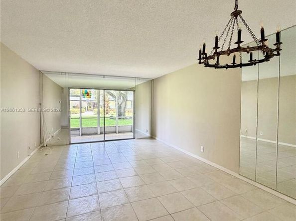 5001 NW 34th St 102, Lauderdale Lakes FL 33319