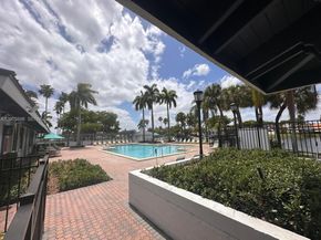 6633 NW 178th Ter, Hialeah FL 33015