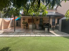 6633 NW 178th Ter, Hialeah FL 33015