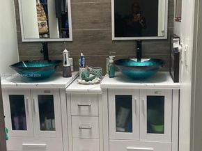 6633 NW 178th Ter, Hialeah FL 33015