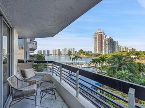 3530 Mystic Pointe Dr 303, Aventura FL 33180