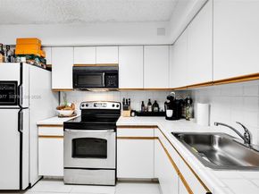 3530 Mystic Pointe Dr 303, Aventura FL 33180