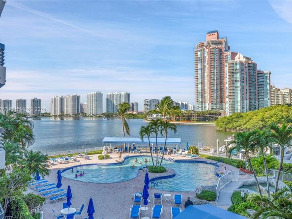 3530 Mystic Pointe Dr 303, Aventura FL 33180