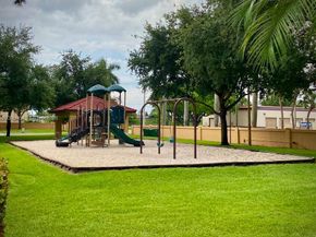 223 Maple Ter, Davie FL 33325