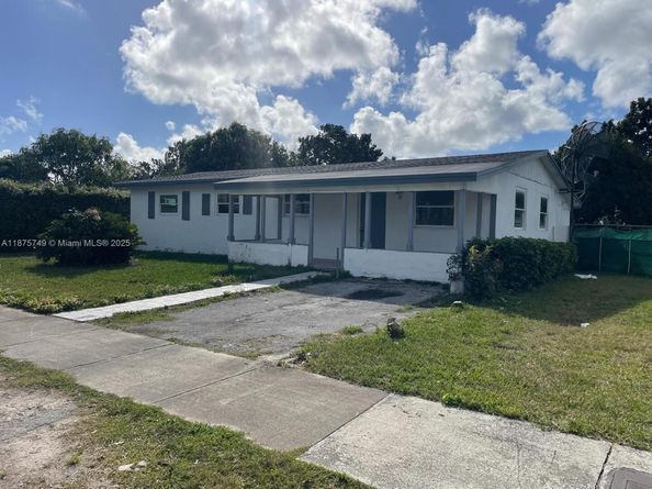 15602 SW 297th St, Homestead FL 33033