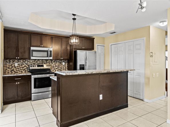 604 SW 107th Ave 706, Pembroke Pines FL 33025