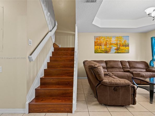 604 SW 107th Ave 706, Pembroke Pines FL 33025