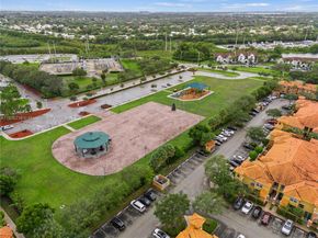604 SW 107th Ave 706, Pembroke Pines FL 33025