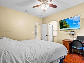 604 SW 107th Ave 706, Pembroke Pines FL 33025