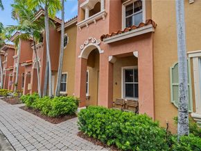 604 SW 107th Ave 706, Pembroke Pines FL 33025