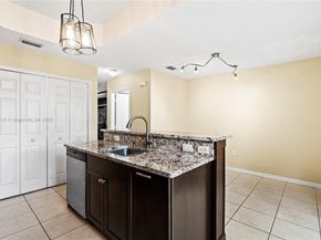 604 SW 107th Ave 706, Pembroke Pines FL 33025