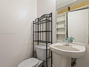 604 SW 107th Ave 706, Pembroke Pines FL 33025