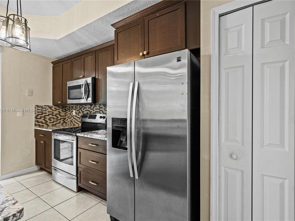604 SW 107th Ave 706, Pembroke Pines FL 33025