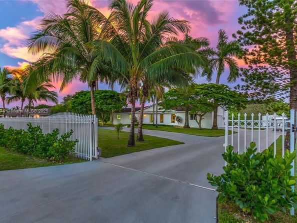 24401 SW 123rd Ave, Homestead FL 33032
