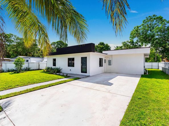 550 NW 143rd St, North Miami FL 33168
