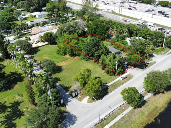 5221 Orange Dr, Davie FL 33314