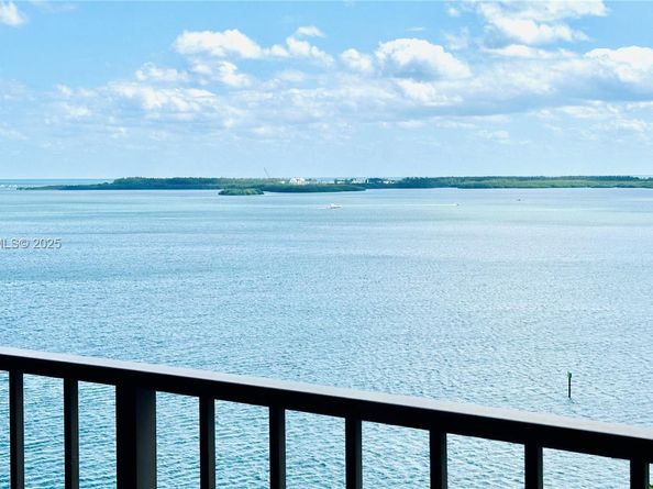 520 Brickell Key Dr A1615, Miami FL 33131