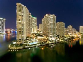520 Brickell Key Dr A1615, Miami FL 33131