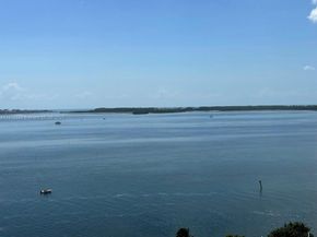 520 Brickell Key Dr A1615, Miami FL 33131