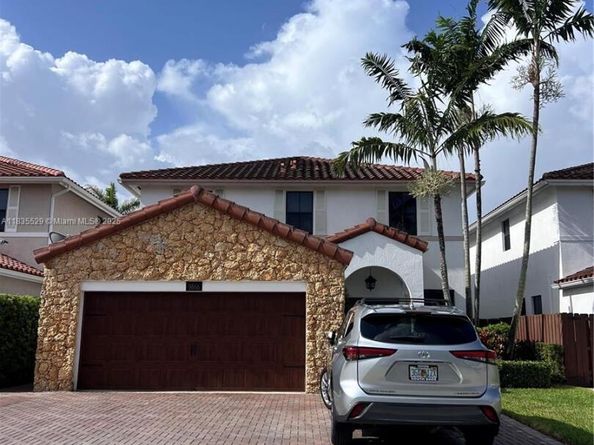 9866 NW 10th St, Miami FL 33172