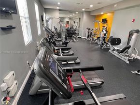 9866 NW 10th St, Miami FL 33172