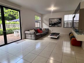9866 NW 10th St, Miami FL 33172