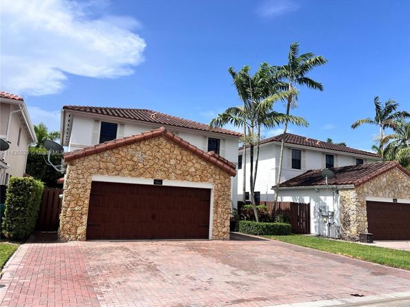 9866 NW 10th St, Miami FL 33172