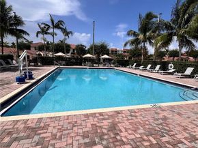 9866 NW 10th St, Miami FL 33172