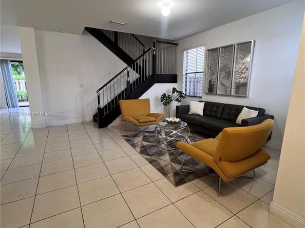 9866 NW 10th St, Miami FL 33172