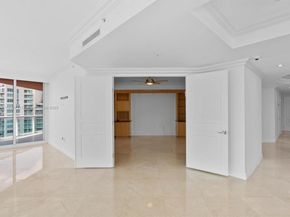 3370 Hidden Bay Dr 3113, Aventura FL 33180
