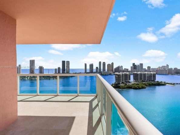3370 Hidden Bay Dr 3113, Aventura FL 33180