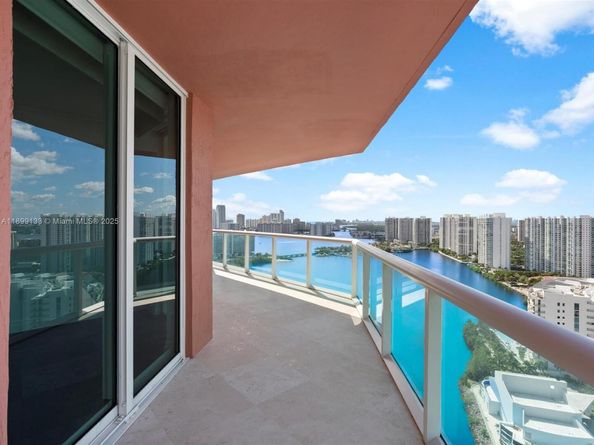 3370 Hidden Bay Dr 3113, Aventura FL 33180