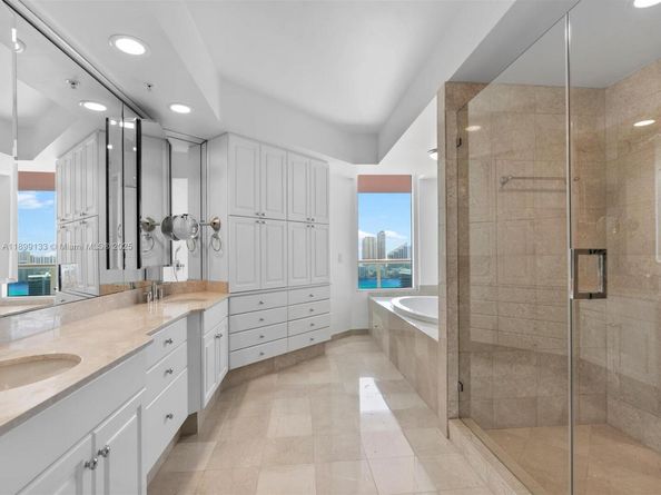 3370 Hidden Bay Dr 3113, Aventura FL 33180