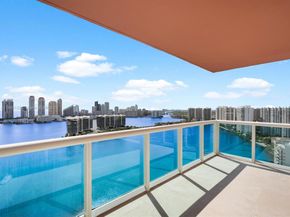 3370 Hidden Bay Dr 3113, Aventura FL 33180