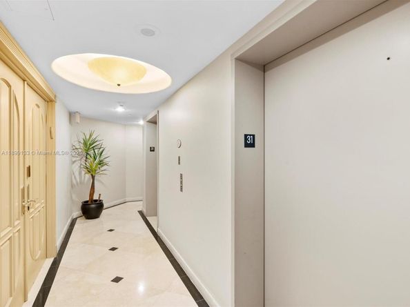 3370 Hidden Bay Dr 3113, Aventura FL 33180