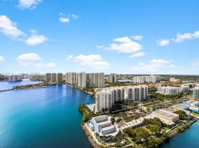 3370 Hidden Bay Dr 3113, Aventura FL 33180