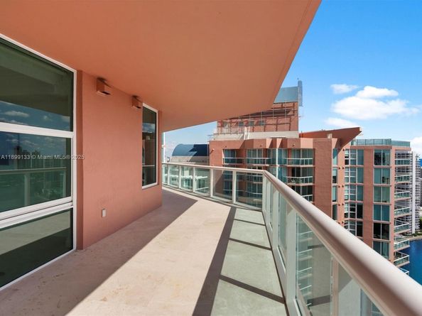 3370 Hidden Bay Dr 3113, Aventura FL 33180