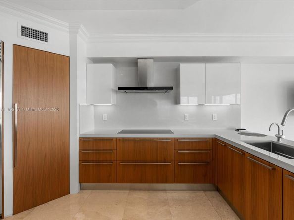 3370 Hidden Bay Dr 3113, Aventura FL 33180