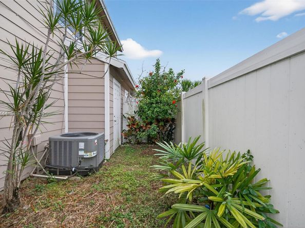 707 Stonewood Ct 19C, Jupiter FL 33458