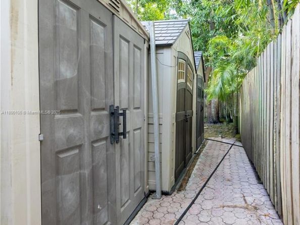 5441 SW 155th Pl, Miami FL 33185