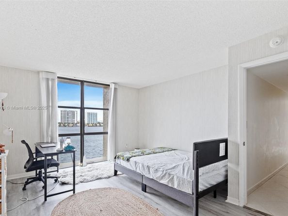 17600 N Bay Rd N701, Sunny Isles Beach FL 33160