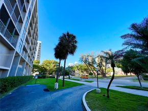 17600 N Bay Rd N701, Sunny Isles Beach FL 33160