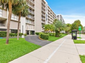 17600 N Bay Rd N701, Sunny Isles Beach FL 33160