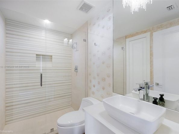 3801 NE 207th St 15AS, Aventura FL 33180